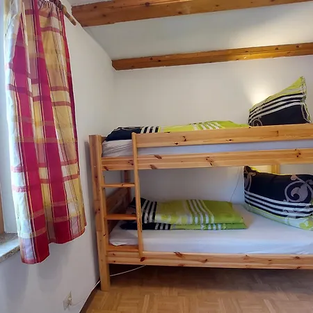Ferienappartment Hoelzl شقة